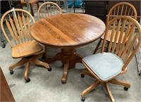Solid Round Oak Dining Table with Chairs