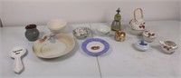 Collection of Ceramic items to include tea pot,