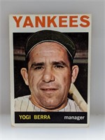 1964 Topps #21 Yogi Berra New York Yankees HOF