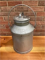 Vintage 16 Quart Milk Can