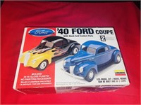 1/25 Lindberg - 1940 Ford Coupe Toy Model