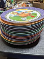 18 Disney Character Plates