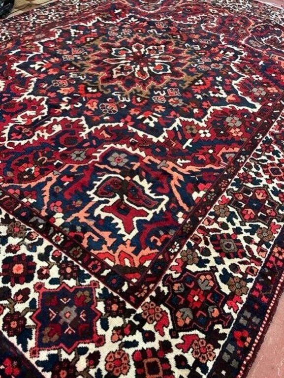 Unlimited Luxury Rug Auction 16