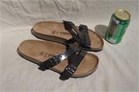 Sandales Birkenstock noires comme neuves,