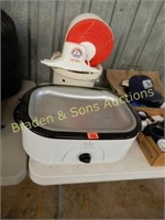 USED ROASTER OVEN AND ICE CREAM MAKER