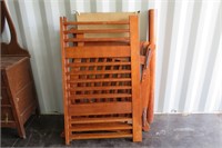 WOOD CRIB OR TODDLER BED