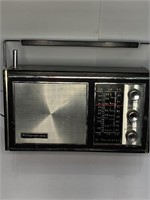 Vintage Magnavox battery Transistor Radio