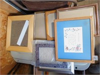 PICTURE FRAMES WITH CRATE