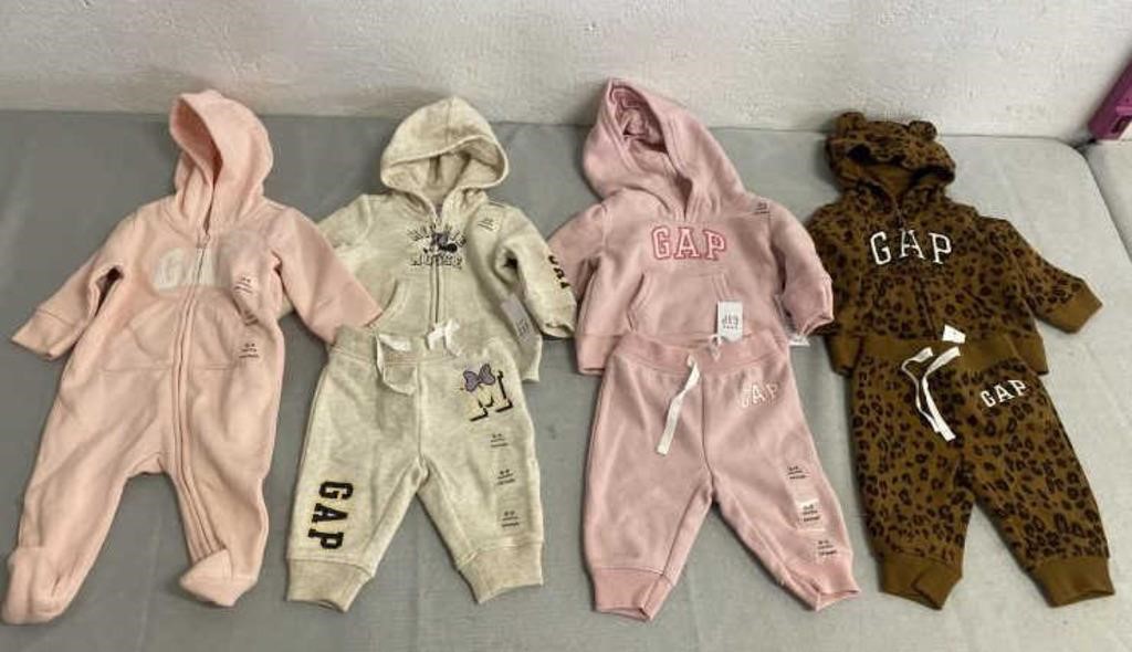 4 New Gap 0-3 Month Child Outfits