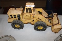 WELL LOVED TONKA MIGHTY LOADER