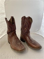 Pair Ariat sz 8 Western Boots