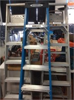 6 foot blue fiberglass ladder