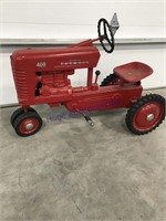 ESKA Farmall 400 pedal tractor
