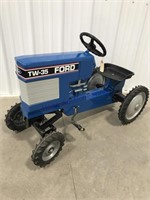 Ford TW-35 pedal tractor