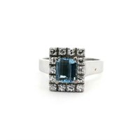 18ct W/G Aquamarine 0.81ct and diamond ring