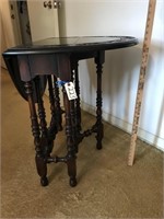 Antique Drop Leaf Gate Leg Table