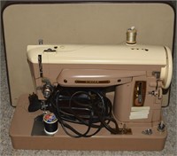Vintage Singer Sewing Machine Model 404 w/Case