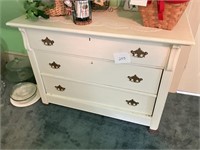 3 drawer chest and Contents