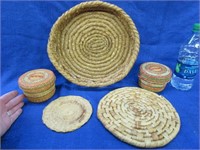 5 weaved baskets & pads