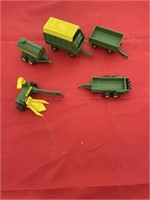 Bag of 5 Toys - John Deere Wagons - Sprayer