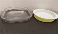 Pyrex 8in dish & West Bend 9in square dish
