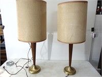 Nice Old Pair of Lamps, Shades in Good Condition