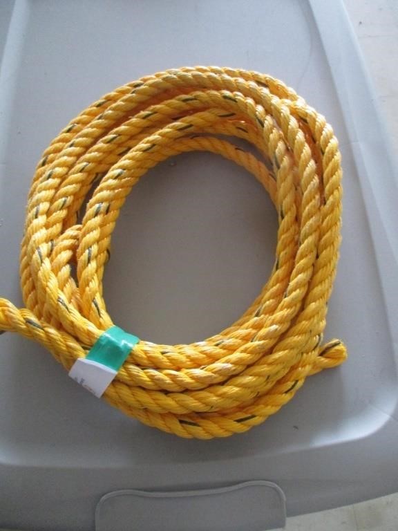 Yellow Nylon rope approx 24'