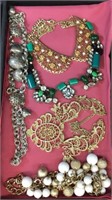 HOLLYWOOD JEWELRY LOT / NECKLACES / 5 PCS