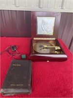 Jesus loves me, music box and Bible