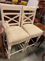2 bar stool chairs