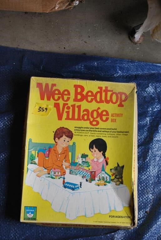 Wee bed top village in box