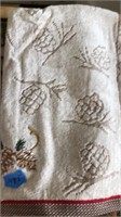 Towel and hand towel with pine cones
