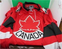 Team Canada Hockey Jersey Size Small NIKE