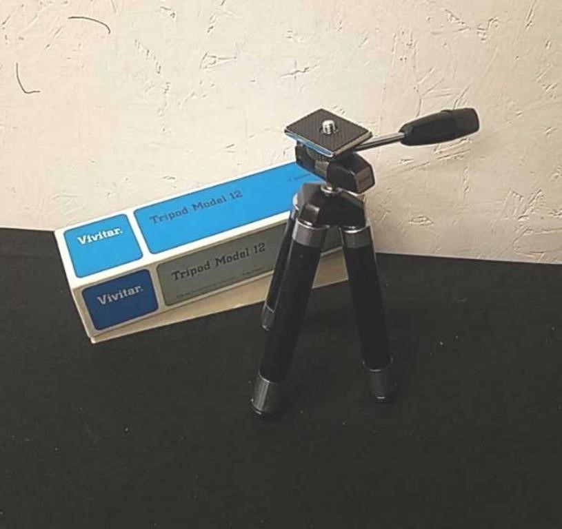 Vivitar tripod Model 12