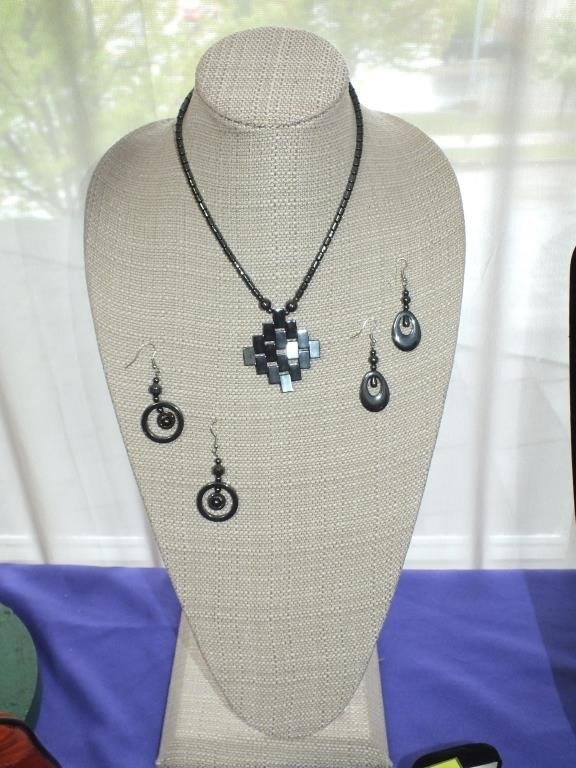 HEMATITE NECKLACE & EARRINGS W/ STAND
