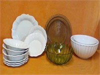 Assortment of dishware 9.5" Pyrex dish
 Bowls