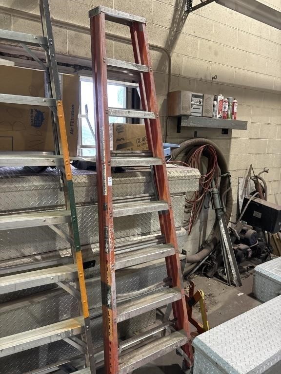 Michigan, fiberglass step ladder, 8 foot 300