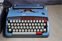 Vintage Webster XL-747 Typewriter in case