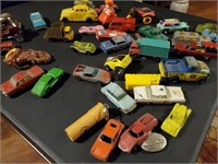 ASSORTMENT OF TOY CARS- SOME METAL/ PLASTIC