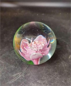 Dynasty gallery flower glass paper weight