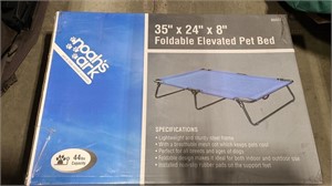 FOLDABLE ELEVATED PET BED 35" X 24" X 8"