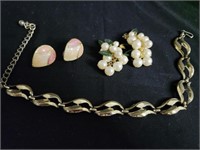 2 Pairs of vintage earings & antique necklace