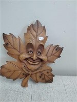 Decorative maple leaf with moving eyeballs