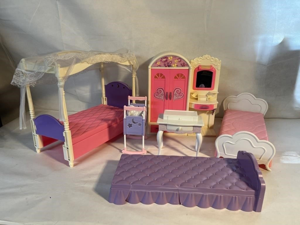 ASSORTED BARBIE BEDROOM PIECES