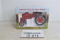 1/16 2000 Lafayette Farm Show Farmall 200