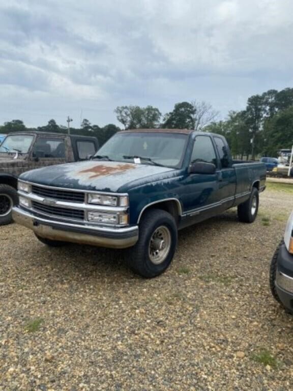 177) '95 Chevy Silverado 2500 - 223k miles,