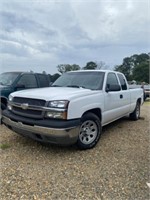 289) 05' Chev. Extended cab (everything works)