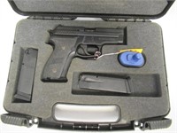 Sig Sauer model P229 .40 S&W cal semi auto pistol