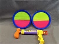 AIR BLASTER, TOSS AND CATCH GAME NO BALL