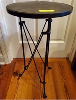 ROUND END TABLE INDUSTRIAL STYLE